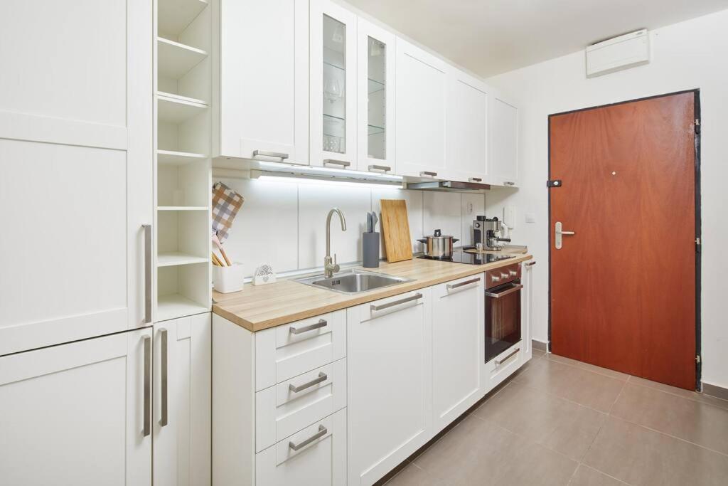 Gentle And Cozy Apartment Right At The Center Praga Exterior foto